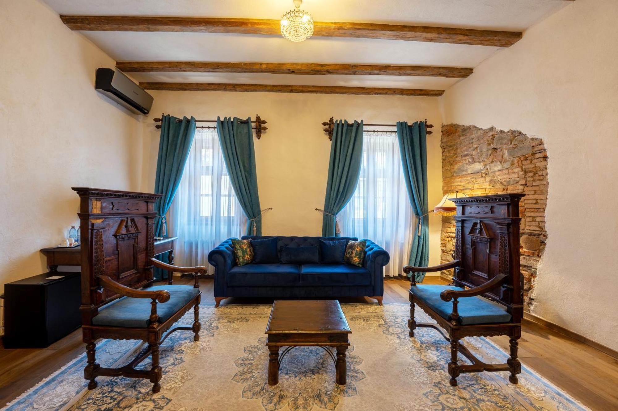 The Throne - M Museum Hotel シギショアラ エクステリア 写真