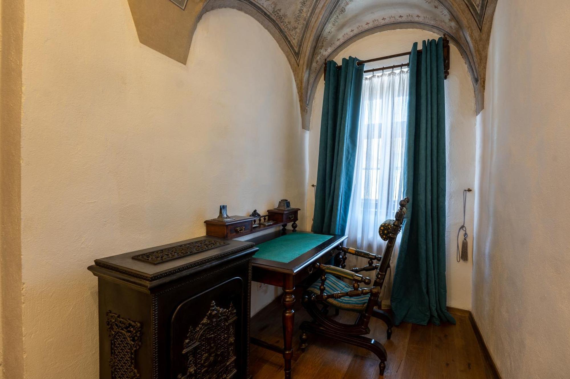 The Throne - M Museum Hotel シギショアラ エクステリア 写真